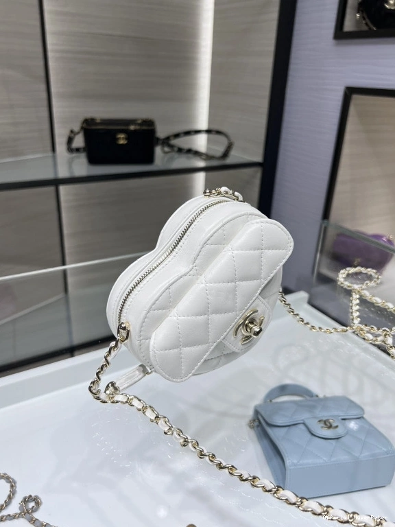 HyperPeter HEART CHAIN CHANELUTCH WITH CHANEL 0817